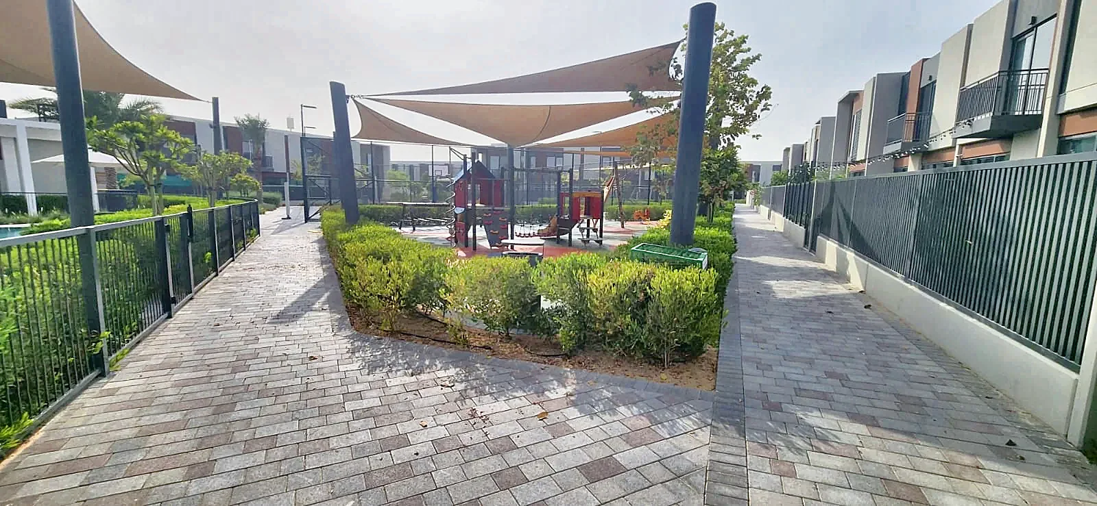 Parque comunitario y zona de juegos