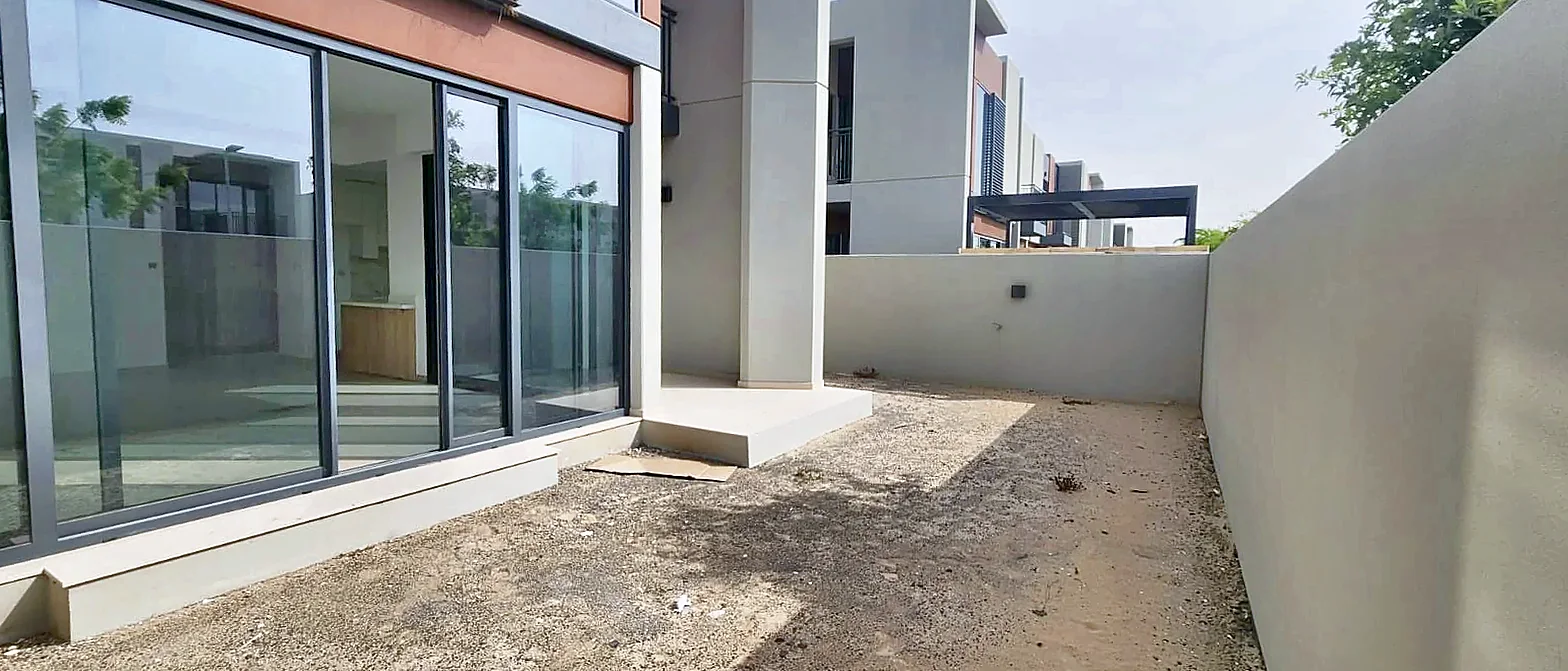 Private garden — end unit